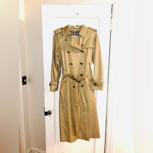 *ORIGINAL!!!* Vintage Burberry Trenchcoat size Medium